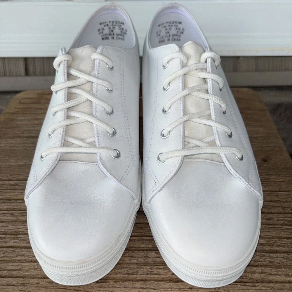 Keds Original White Lace Up Sneakers Ready to Wear  Women's Casual 8.5 Shoes EUC